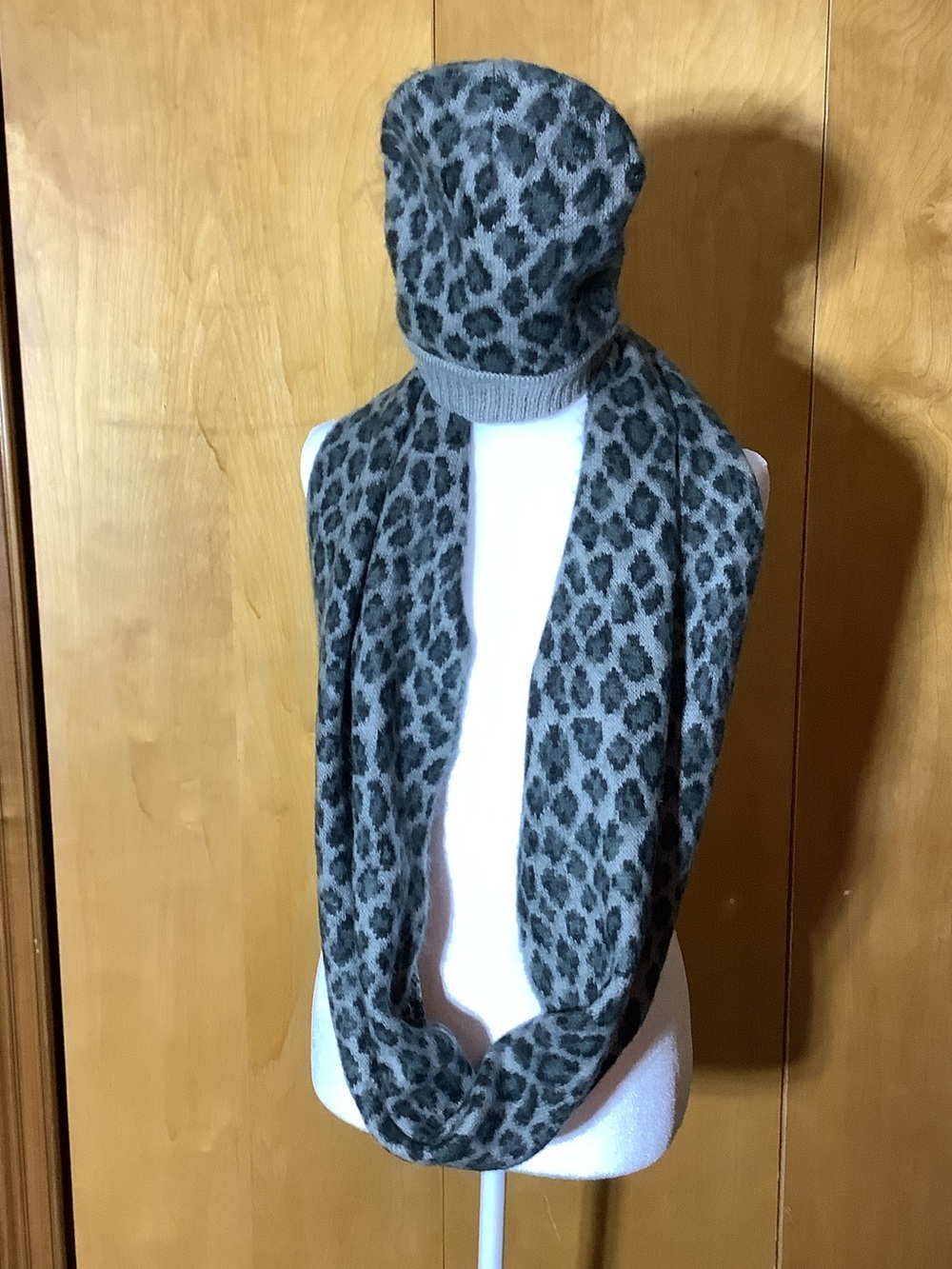 Betsey Johnson gray leopard hat and infinity scarf set